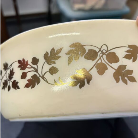 PYREX Golden Acorn Casserole Set of 2 with Lid - Picture 4 of 10